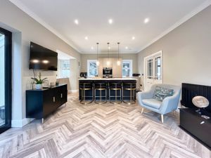 Photo 25- click for photo gallery